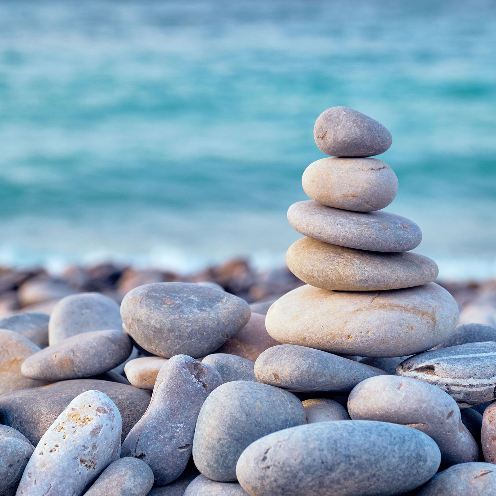 Stabel af sten på stranden